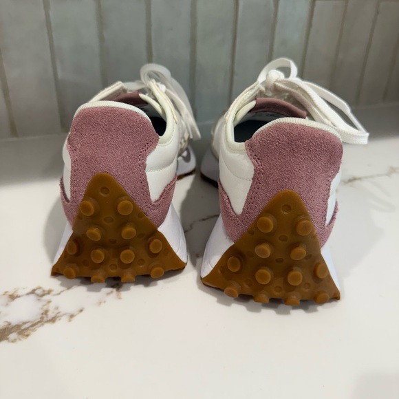 New Balance 327 - Picture 4 of 6